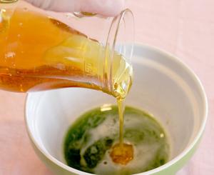 How to make a rejuvenating face cucumber mask at home
